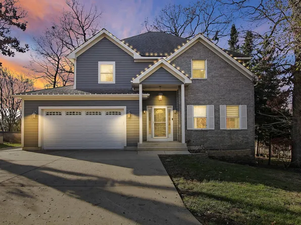 819 Black Partridge Rd, McHenry, IL 60051