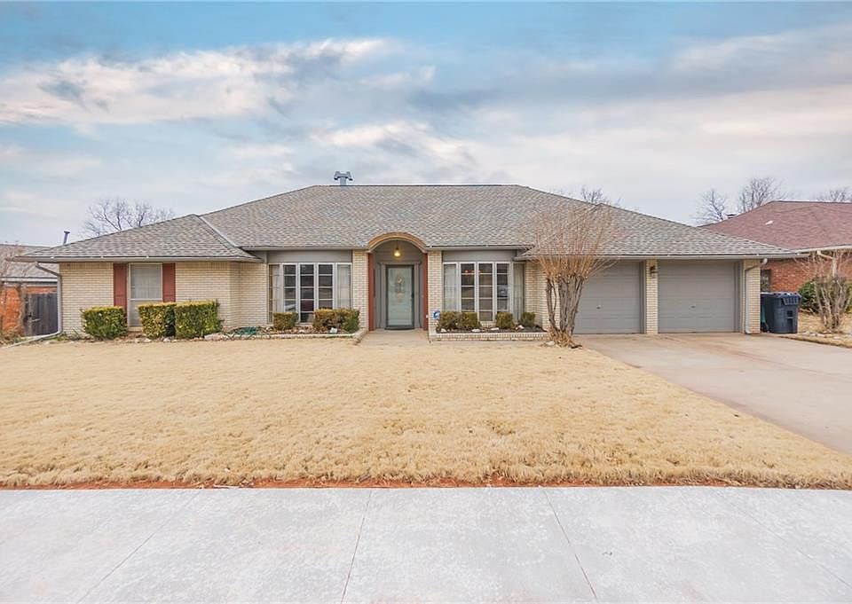 1st image of 2717 Camelot Dr