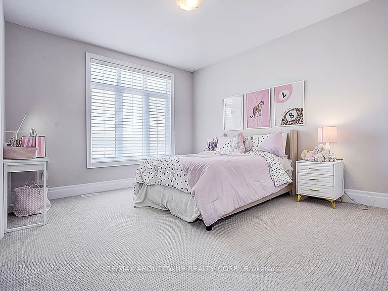 1362 Lynx Gdns — Photo 34