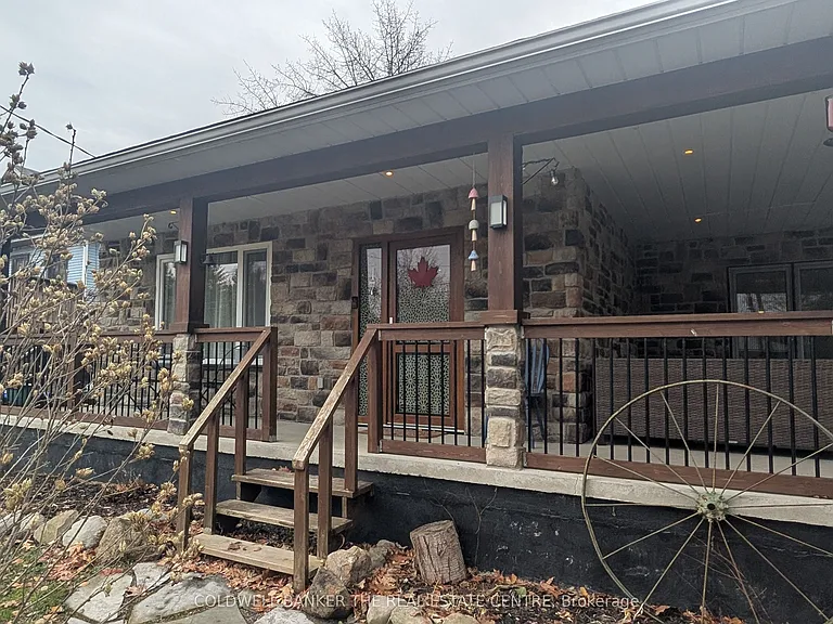 247 Poplar Ave — Photo 2