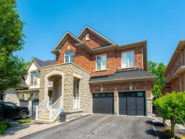 995 Nellie Little Cres, Newmarket, ON L3X 3E6