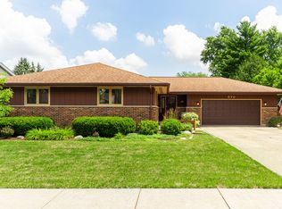 870 Krpan Dr, Sycamore, IL 60178