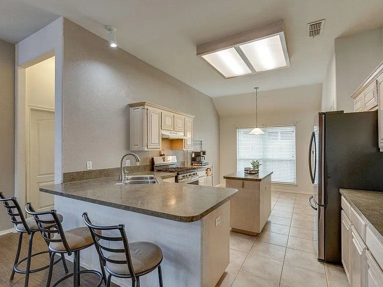 9005 Tyne Trl — Photo 6