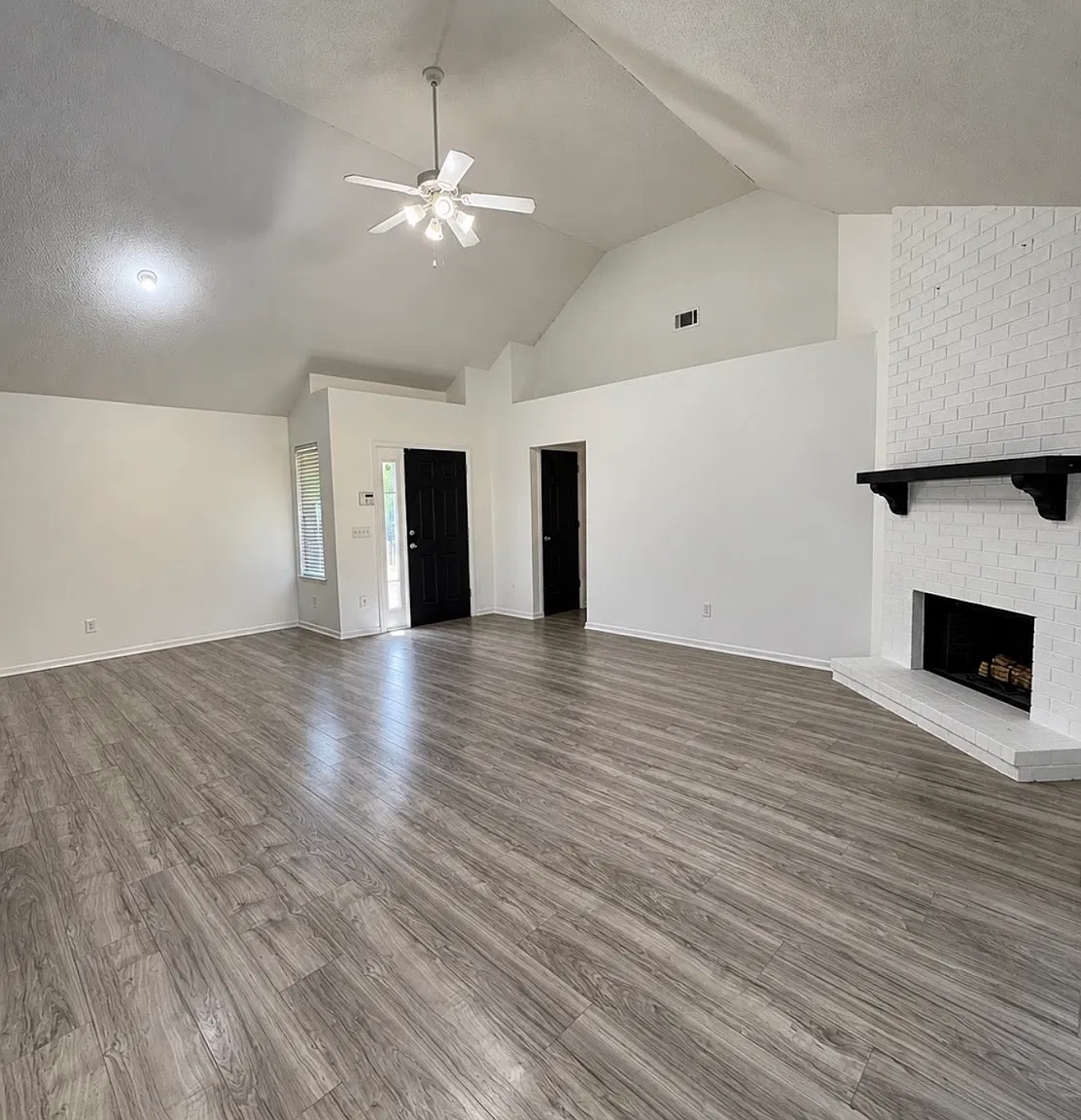 24 Clearwater Lane - 1 — Photo 3