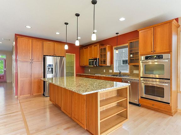 4th image of 8388 Deerwood Ln N