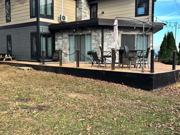 1219 S Shore Dr, Clear Lake, IA 50428