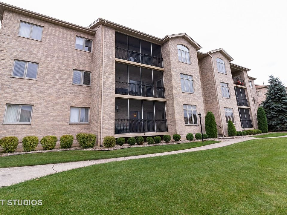1st image of 6320 Pine Ridge Dr APT 1C