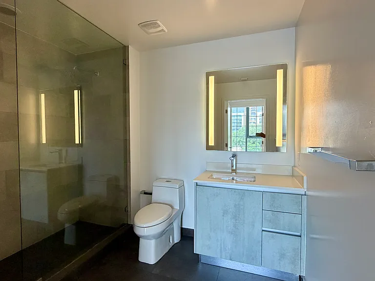 35 NE 29th St #B2 — Photo 7