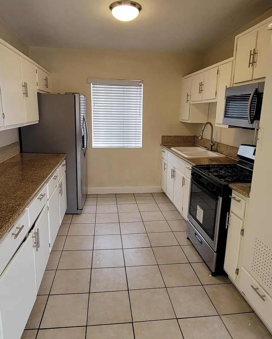 2 bed, 624 sqft, $1,800 — Photo 1
