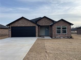 820 Picard Ave, Lowell, AR 72745