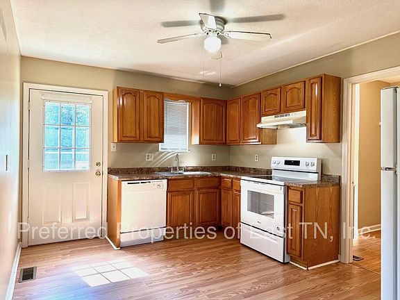 5th image of 2882 Blue Ridge Dr