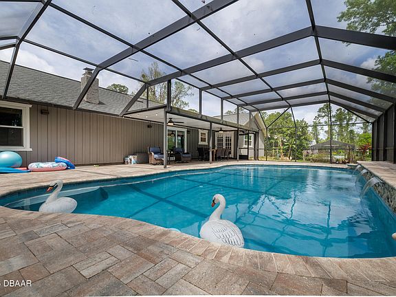 3rd image of 379 Oak Ridge Rd
