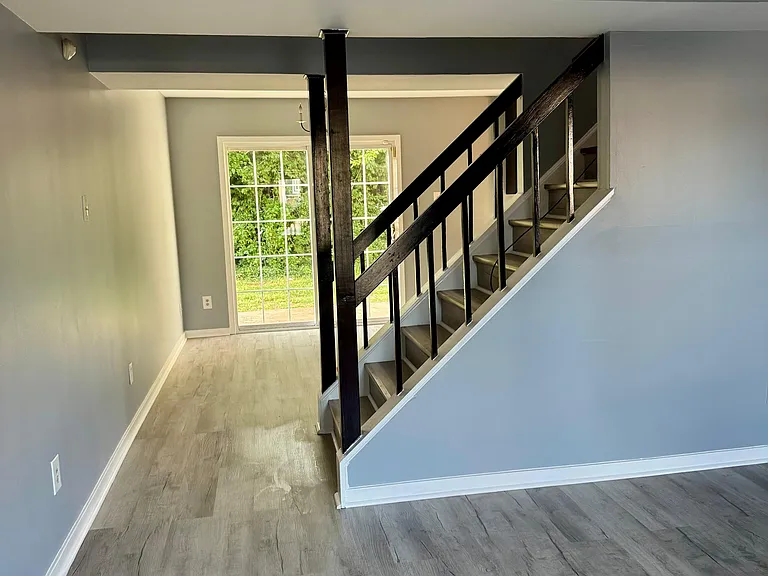222 Knightsmanor Ct — Photo 8