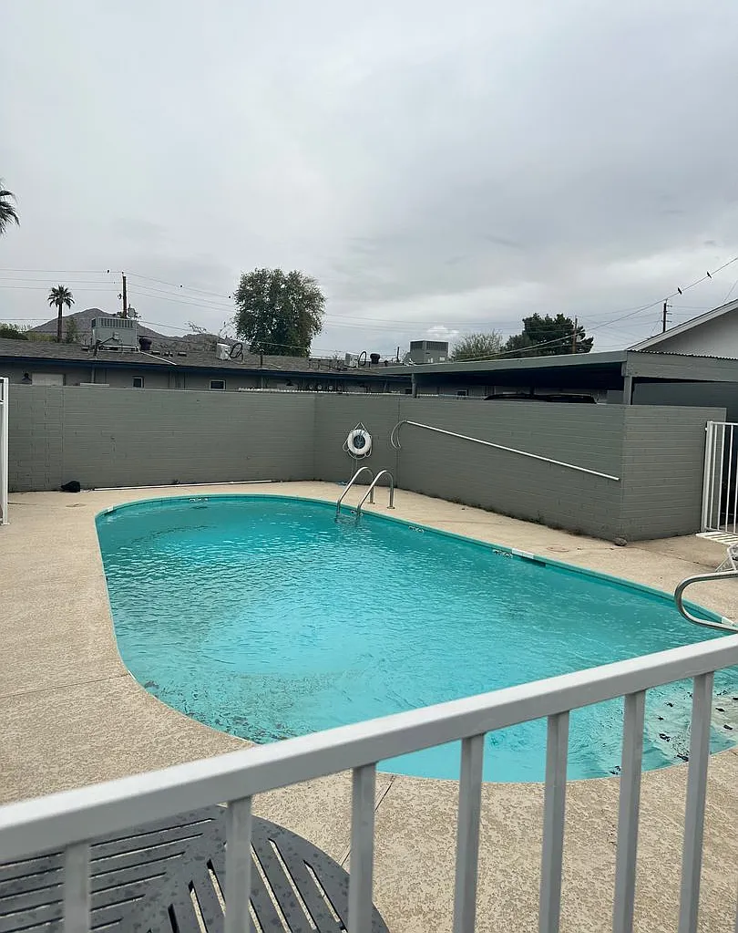 Great Ground Level Unit, Prime Area, Overlooking Pool! — Photo 1