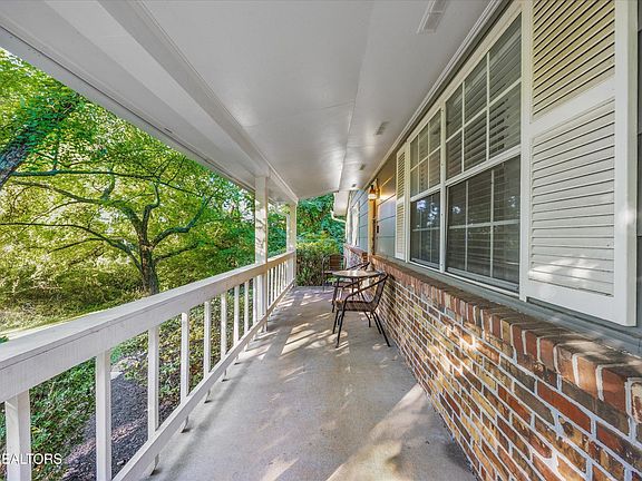 3rd image of 6207 Janmer Ln