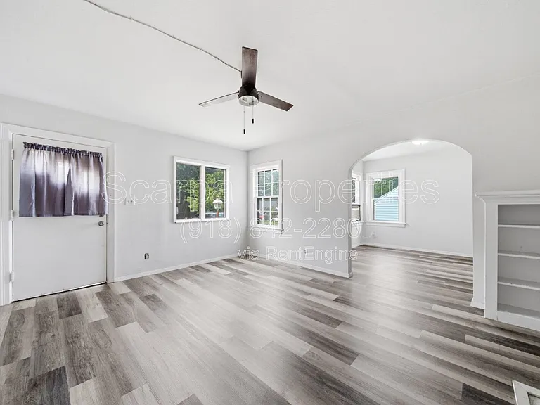 4530 E 6th St — Photo 5