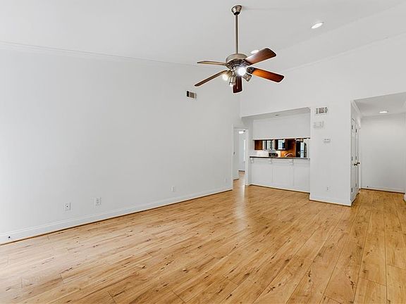 4th image of 352 Teal Ct