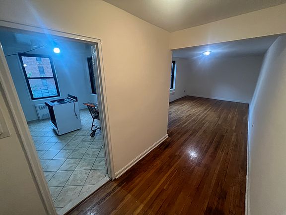 3rd image of 14435 35th Ave #2D