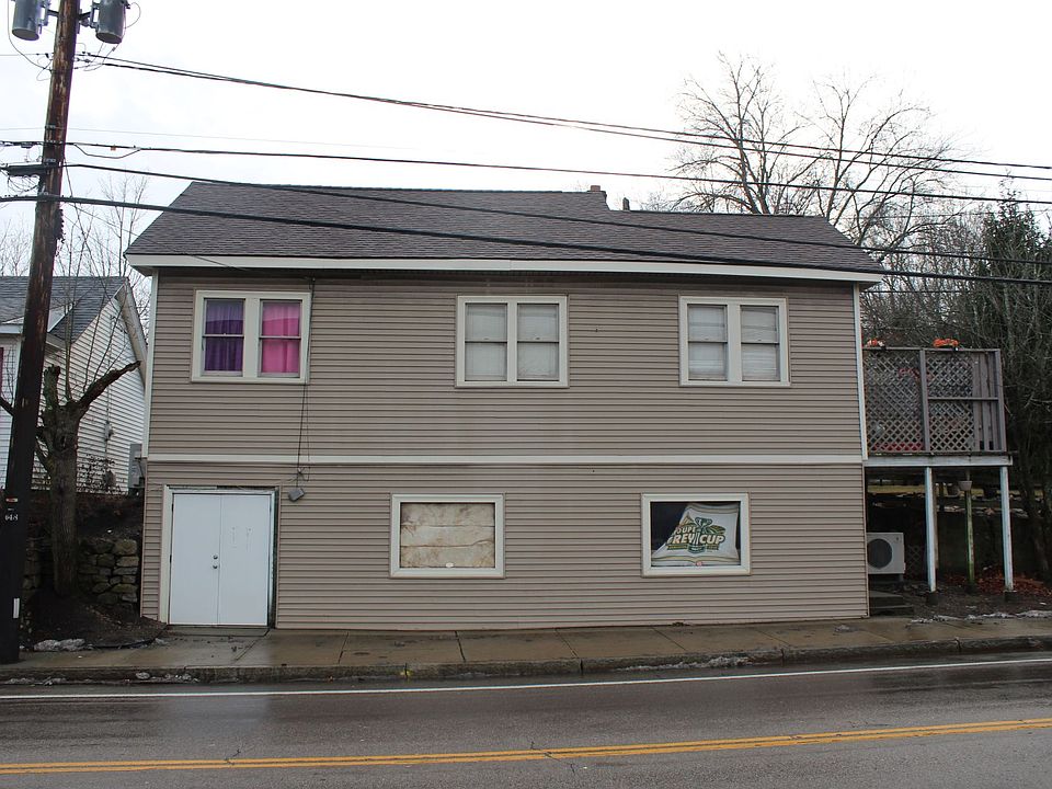 1st image of 122 Putnam Pike