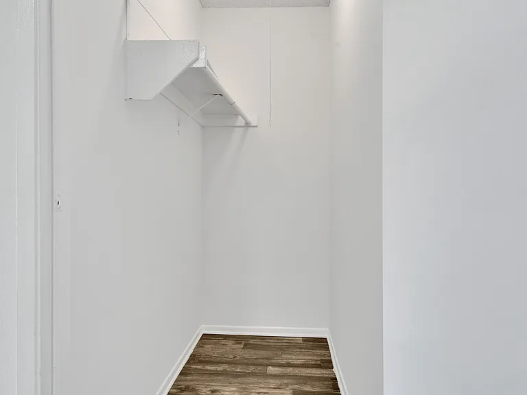 Orange Apartments — Photo 6