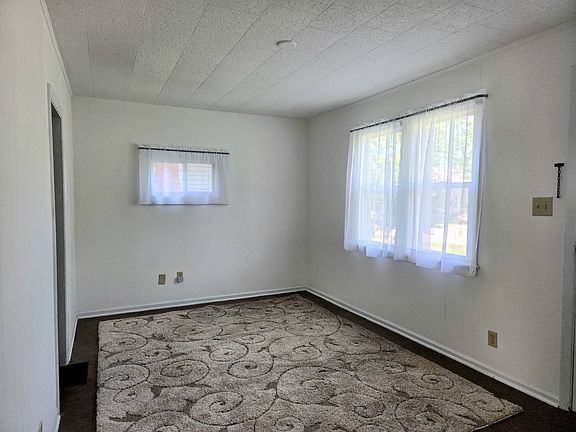 3rd image of 404 Morton Ave