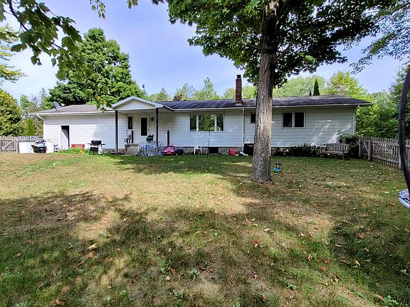 5th image of 616 Patricia St