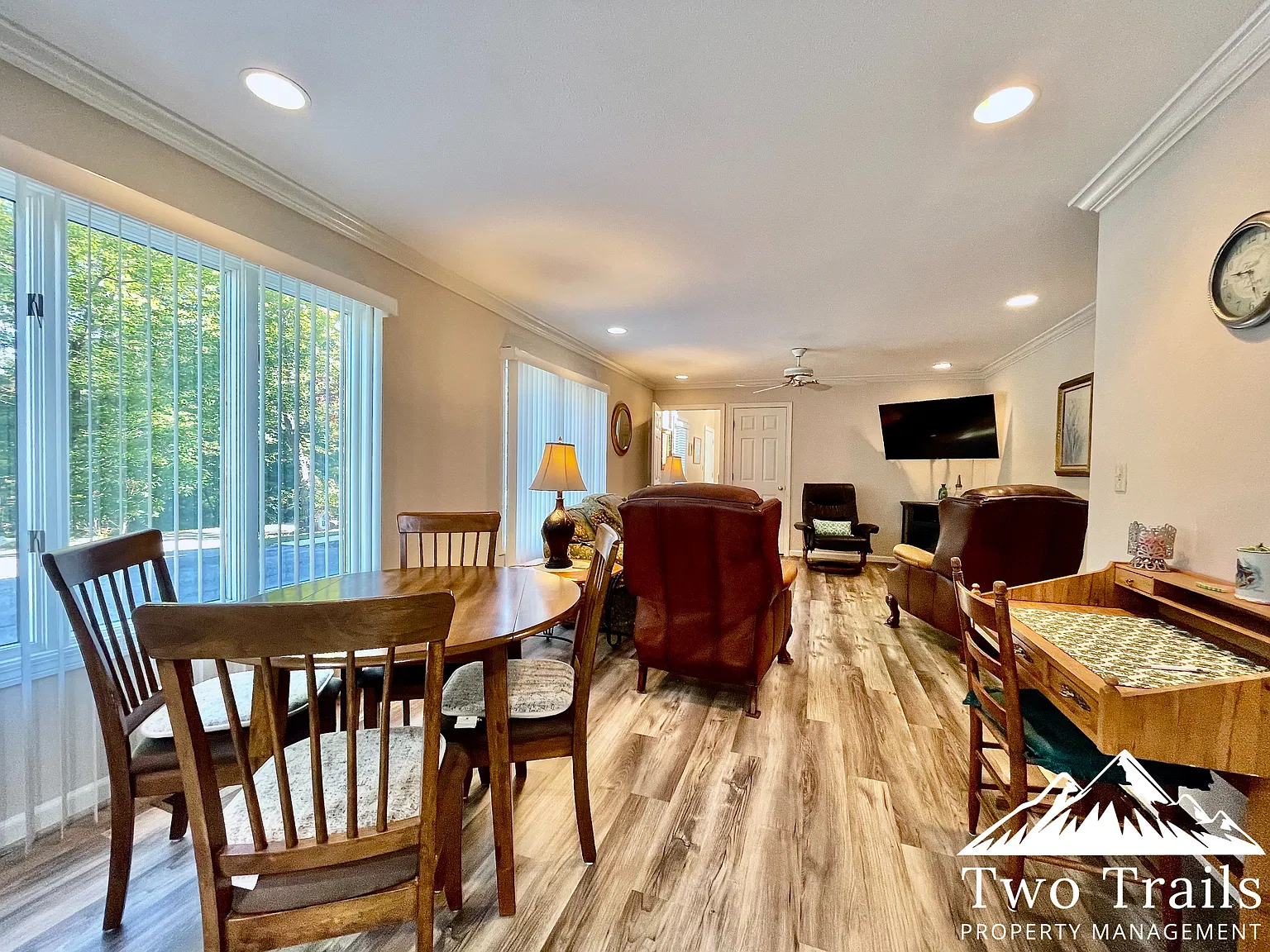 2 bed, 900 sqft, $1,300 — Photo 4