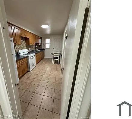 12824 W Warren Ave — Photo 4