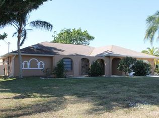 2360 Alamander Ave, Englewood, FL 34223