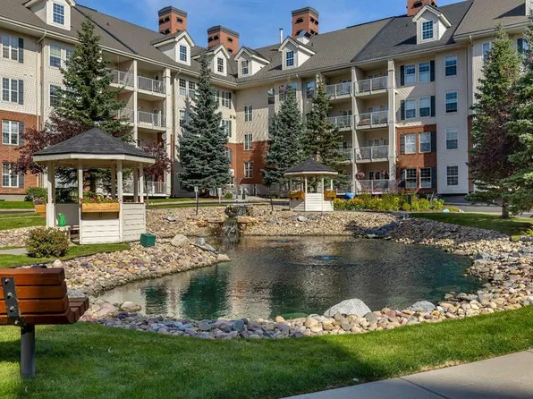 151 SW Country Village Rd NE #2364, Calgary, AB T3K 5X5