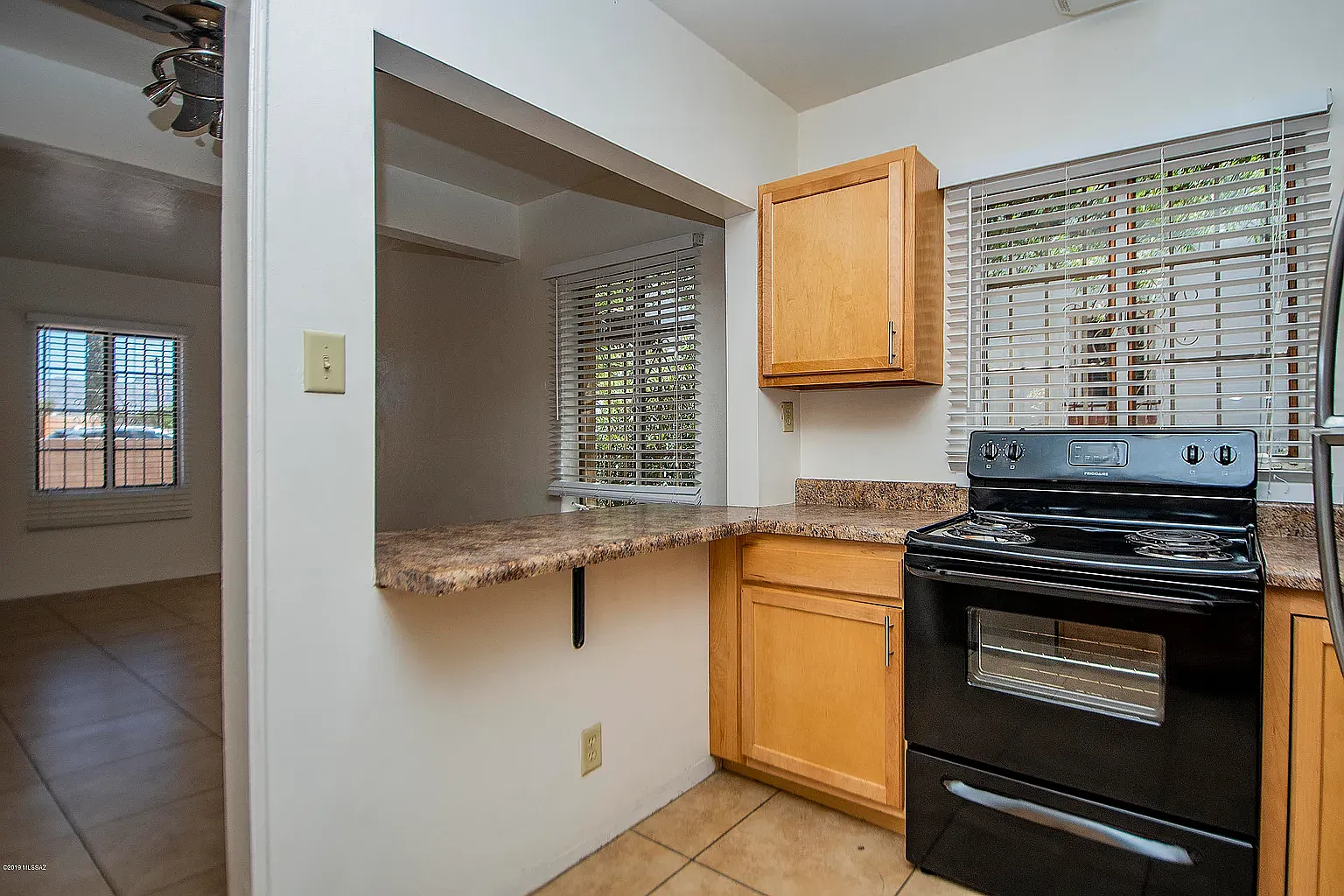 3 bed, 1211 sqft, $1,895 — Photo 2