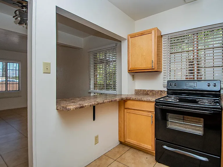 1714 E Grant Rd — Photo 2