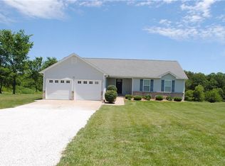 10 Charlie Ct, Hawk Point, MO 63349