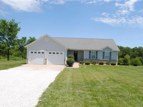 10 Charlie Ct, Hawk Point, MO 63349