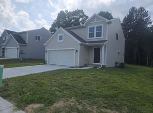 1101 Cedarwood Dr, Greenville, MI 48838