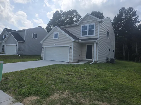 1101 Cedarwood Dr, Greenville, MI 48838