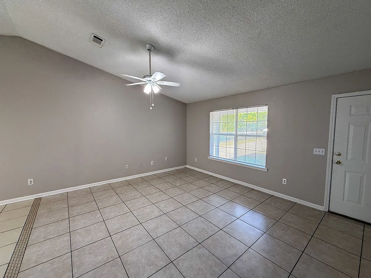 Building Photo - 4167 Bell Ln