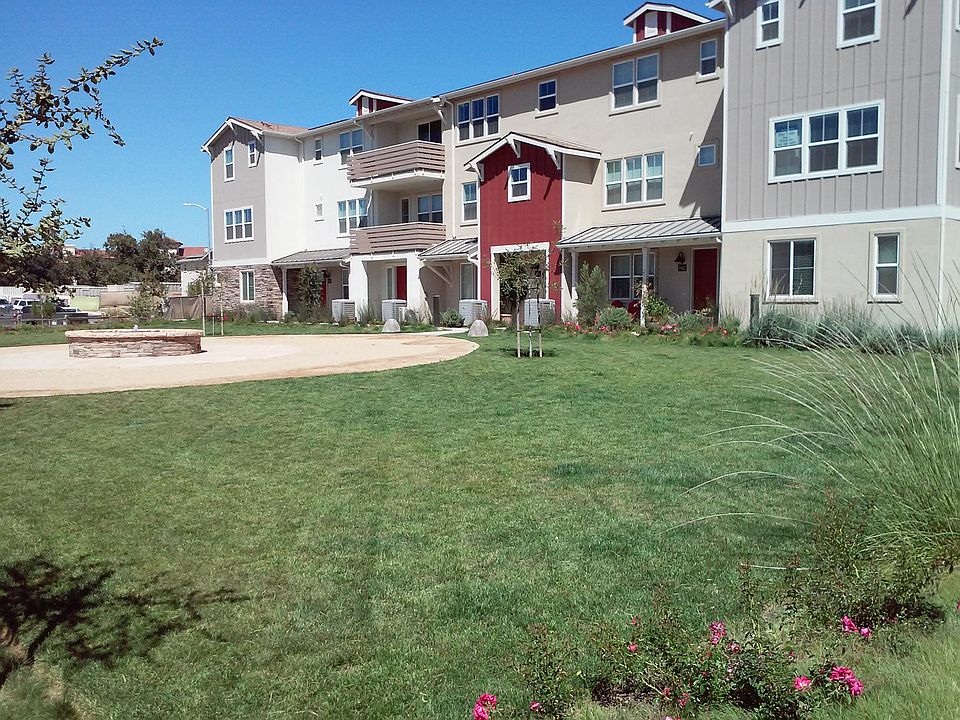 1st image of 242 Bainbridge Ct #150