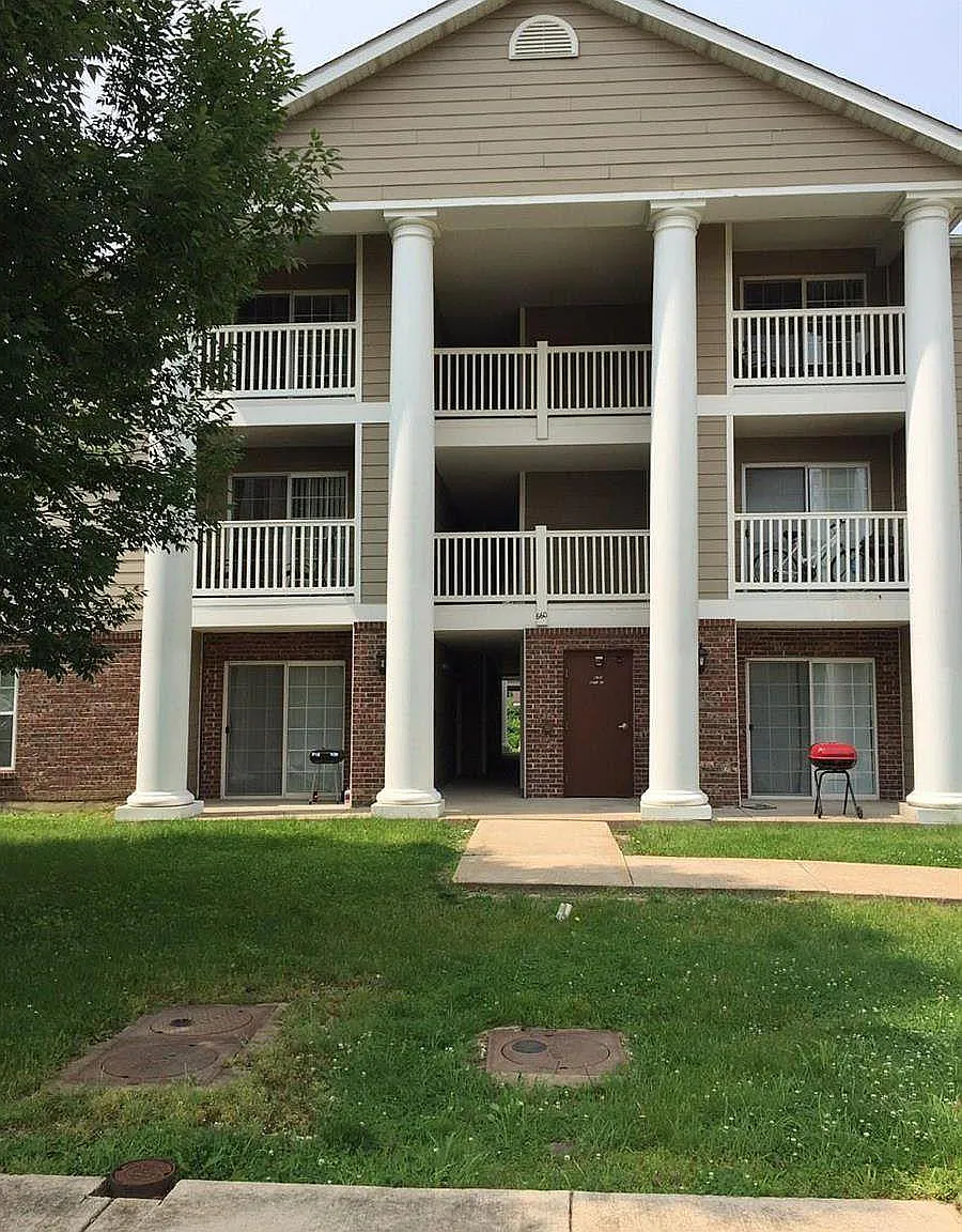 660 Materdie Ln APT 101 photo 1