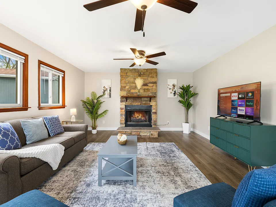 119 W Green Meadows Blvd