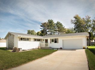 2123 Riverside Dr, Grand Island, NE 68801