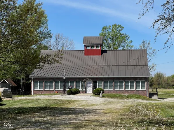 16975 S Truman St, Farmersburg, IN 47850