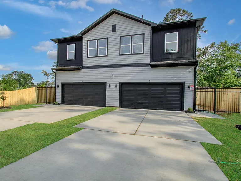 6531 Rosemary Ln #B — Photo 2
