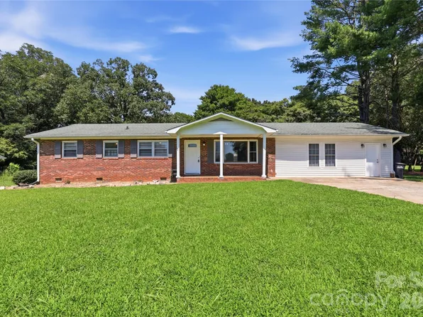 2819 Randolph Rd, Statesville, NC 28625