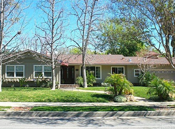 3rd image of 8378 Fallbrook Ave