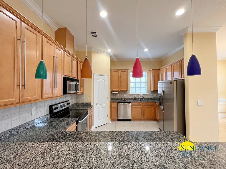 1548 Venice Ave — Photo 5