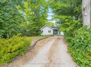 728 Hastings Ave, Innisfil, ON L9S1Z3