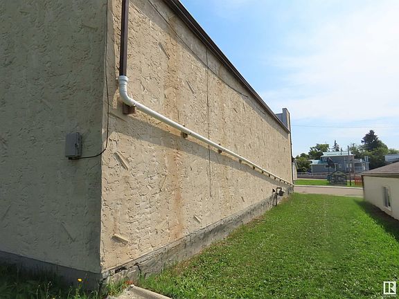 5th image of 4916 50th St