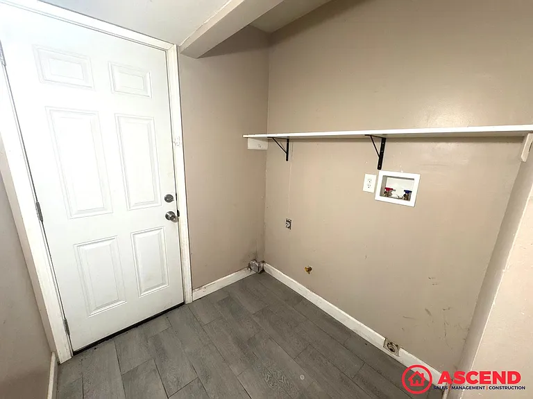 821 Oregon St — Photo 11