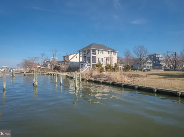 9124 Hinton Ave, Sparrows Point, MD 21219